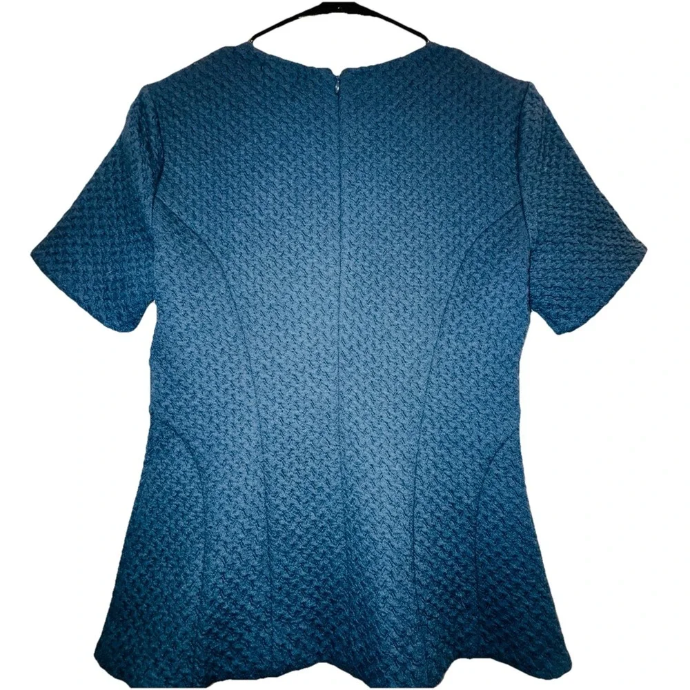 Ann Taylor Geo Jacquard Peplum Top Blue/Teal Textured Knit XS V neck zipper chic